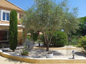 Afbeelding uit fotogalerij van AU VILLADIOR - Vaison la Romaine in Vaison-la-Romaine +45 foto's