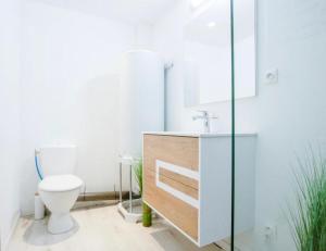 Koupelna v ubytování 9mins de Lamalou-les-Bains 30mins Avène 40m²