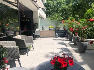 En have udenfor Sea Garden Apartment