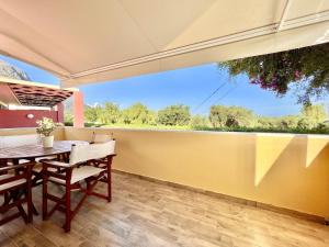 Balkón nebo terasa v ubytování Barbati Blu & Verde Beach Houses with pool by DadoVillas + 31 fotografií
