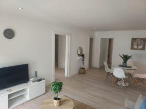 A television and/or entertainment centre at Cas Catalá Living