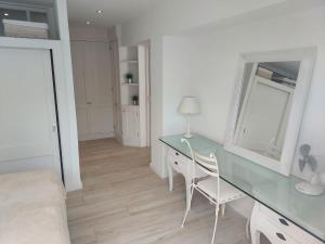 A kitchen or kitchenette at Cas Catalá Living