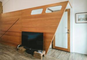 TV a/nebo společenská místnost v ubytování Wind Wave Ocean Homestay