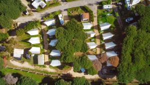 The surrounding neighborhood or a neighborhood close to A kempinget
