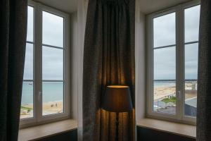 Foto dalla galleria di Hotel de la Plage a Lion-sur-Mer