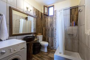 A bathroom at Selana House with outdoor pool