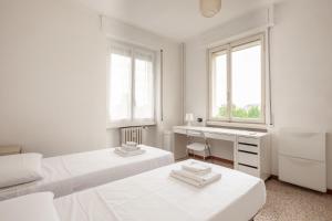 Imagen de la galería de Spazioso appartamento - City Life - Fiera Milano - Alcuino 5, en Milán