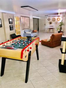 Fotografia z galérie ubytovania Appartement 120m2 dans maison avec piscine v destinácii Boissy-lʼAillerie