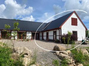 Bygningen som feriehuset ligger i