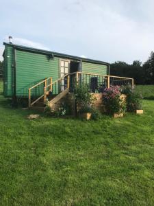 Gallery image of Shepherds Hut (Benny's) in Cullompton