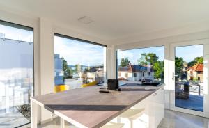 Rõdu või terrass majutusasutuses Izi Apartman