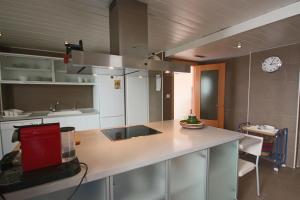 A cozinha ou cozinha compacta de Homeincalpe Borumbot