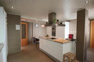 A cozinha ou cozinha compacta de Homeincalpe Borumbot