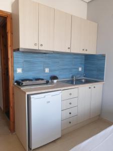 A kitchen or kitchenette at Blue Horizon