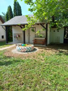 Vonkajšia záhrada v ubytovaní Helena apartman