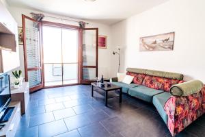 Televízia a/alebo spoločenská miestnosť v ubytovaní La Senyera Apartment