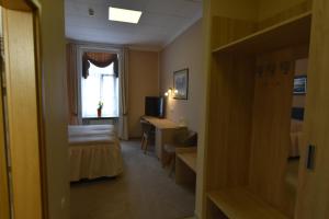 Ein Bett oder Betten in einem Zimmer der Unterkunft Apartments and Rooms kod Eli
