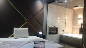 Ένα μπάνιο στο Up Motel +56 φωτογραφίες