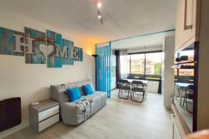 Seating area sa Hypercenter 27 M With Wifi And Shared Pool