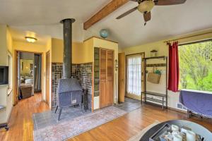 Gallery image of Peaceful Cabin on Horse Farm, 5 Mi to Town! in Port Townsend