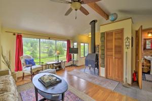 Gallery image of Peaceful Cabin on Horse Farm, 5 Mi to Town! in Port Townsend