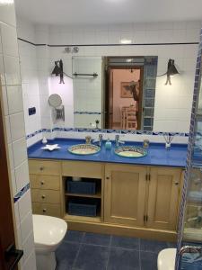 A bathroom at Apartamento a pie de playa