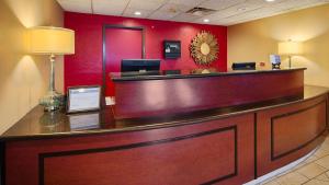 The lobby or reception area at Inn at Coushatta