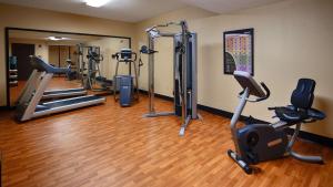 a gym with several exercise bikes and tread machines at Inn at Coushatta in Kinder +15 photos
