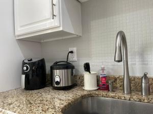Kuchnia lub aneks kuchenny w obiekcie Boston Monadnock Properties