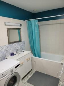Bilik mandi di Maison spacieuse et familiale +17 gambar