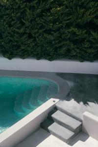 Sundlaugin á Elements Cozy Suites Pyrgos eða í nágrenninu