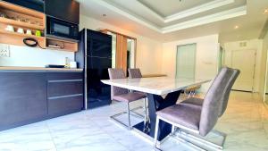 Cuina o zona de cuina de PATONG TOWER ROYAL FAMILY pta 2025