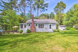 Gallery image of Peaceful Long Pond Cottage with Dock and Views in Rochester