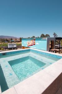 una gran piscina con vistas en Hacienda Los Golfo, en Valle de Guadalupe