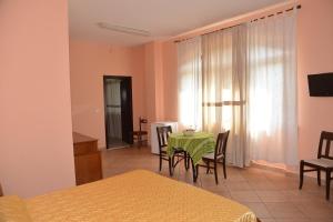 Μια τηλεόραση ή/και κέντρο ψυχαγωγίας στο Villa Annette B&B