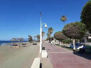 Fotografia z galérie ubytovania Acogedor Bajo a 30 metros de la Playa v destinácii Cala del Moral