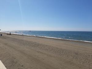 Fotografia z galérie ubytovania Acogedor Bajo a 30 metros de la Playa v destinácii Cala del Moral