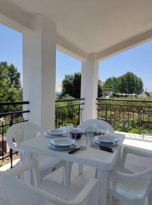 A balcony or terrace at Ever Green beach Apartments