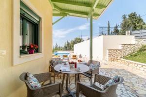 Gallery image of Endless Blue Villa Lefkada in Kalamitsi