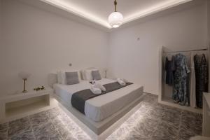 Giường trong phòng chung tại The F Suites