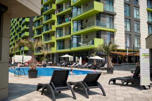 ママイアにあるRainbow sea view apartment Spa n Pool resort - parkingのギャラリーの写真