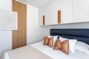 Кровать или кровати в номере Apartment Amos with Private Pool +29 фотографий