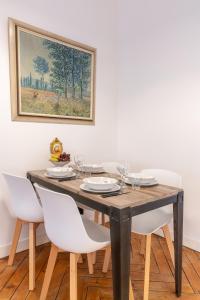 Фотография из галереи TOWNHOUSE TROUVILLE - Appart'Hotel & Studios в Трувиль-сюр-Мер