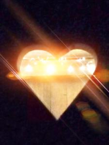 una imagen en forma de corazón de un estadio con luces en Maringotka Ivetka, en Luže