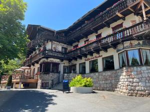 Budova, kde se hotel nachází