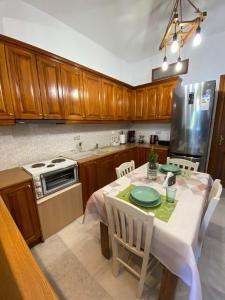 A kitchen or kitchenette at On the road house