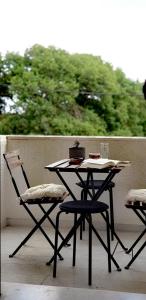 A balcony or terrace at On the road house