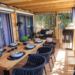 Restaurace v ubytování Mobile home Sunflower - Selce