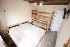 Dviaukštė lova arba lovos apgyvendinimo įstaigoje Mardoyan's Guest house
