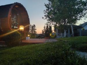 Vonkajšia záhrada v ubytovaní Apartamenty Równia 2
